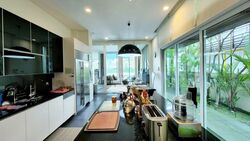 Ocean Drive (D4), Detached #586780551